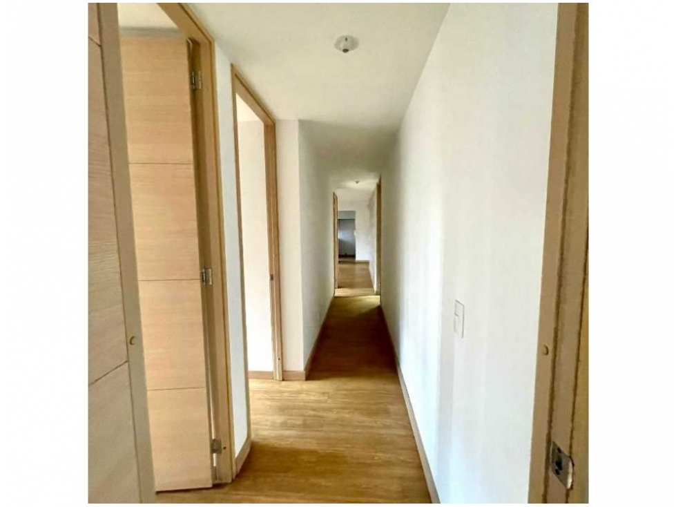 APARTAMENTO EN VENTA LOMA DE LOS BERNAL — foto 5