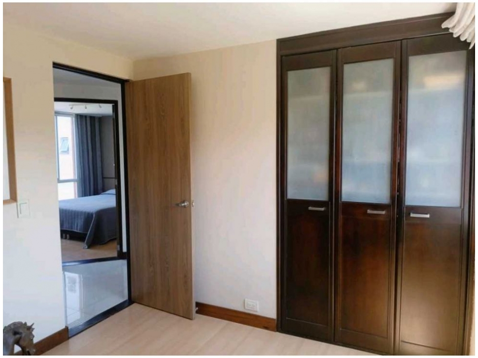 APARTAMENTO EN VENTA LOMA DE LOS BERNAL PARTE BAJA — foto 5