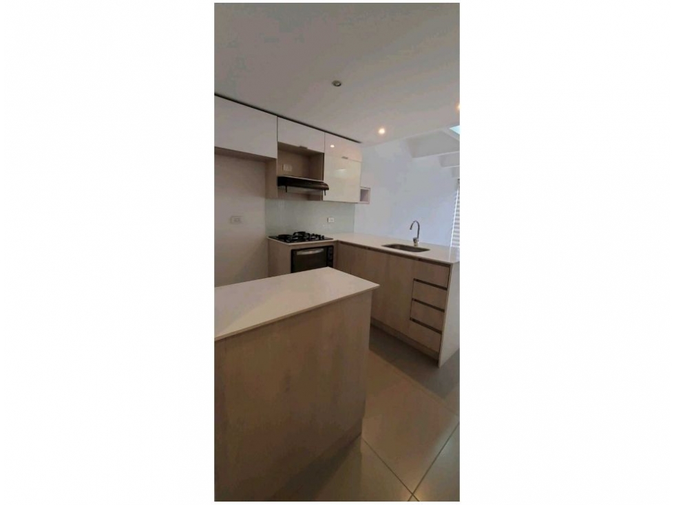 APARTAMENTO EN VENTA LOMA DE LOS BERNAL — foto 5