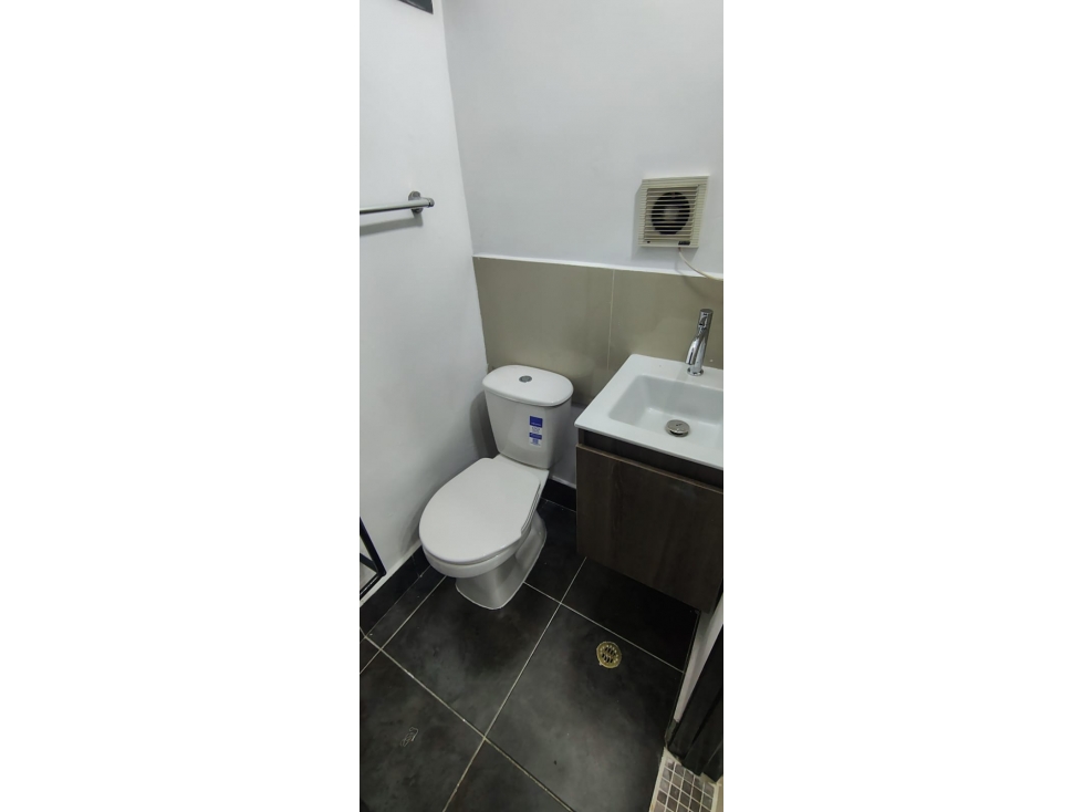 LOCAL EN ARRIENDO DOMO CENTRO COMERCIAL EN EL POBLADO — foto 5