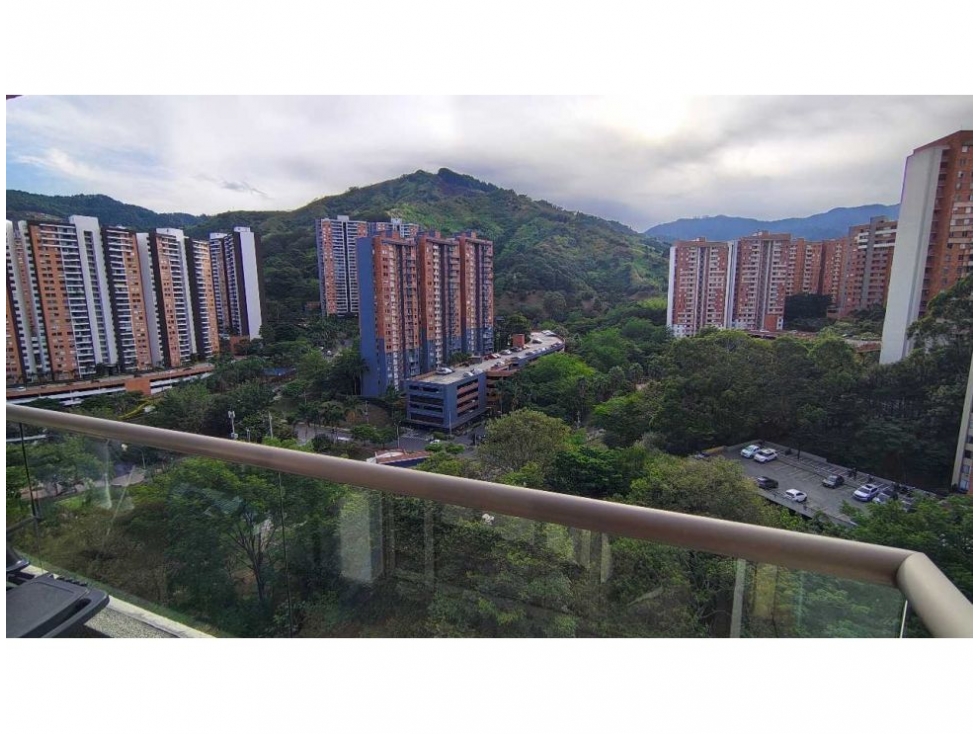 APARTAMENTO EN VENTA LOMA DE LOS BERNAL — foto 5