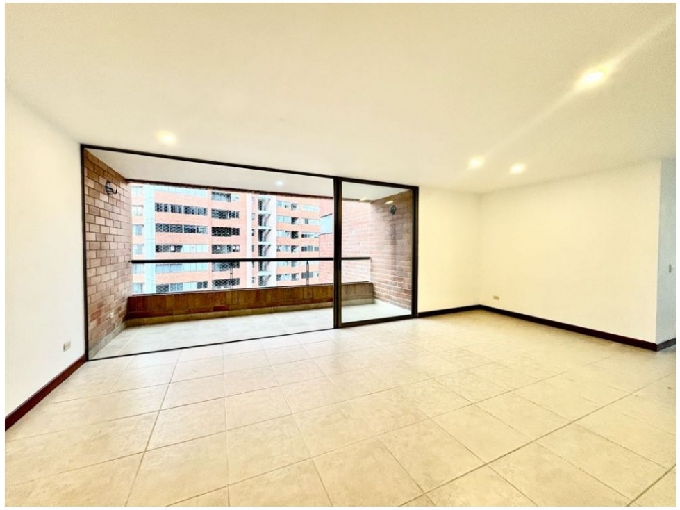 APARTAMENTO EN VENTA EL POBLADO LOS PARRA — foto 5