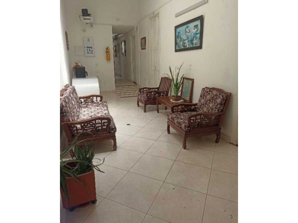 SE VENDE CASA UNIFAMILIAR EN LA AMERICA (B. CRISTOBAL) PARA INVERSION