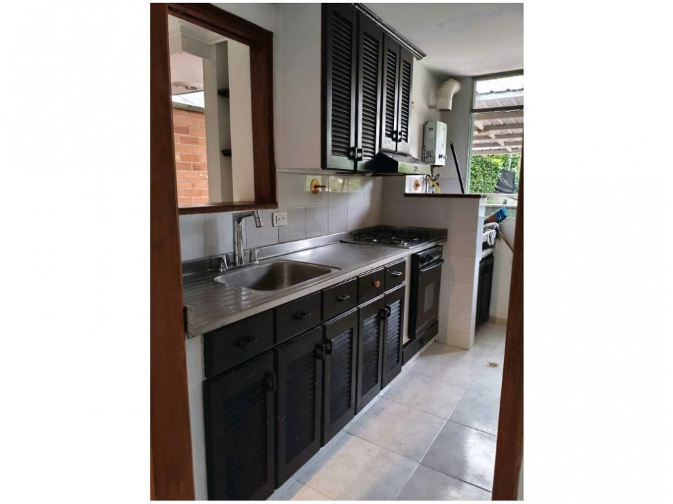 APARTAMENTO EN VENTASECTOR LOMA DE LOS BERNAL PARTE BAJA — foto 6