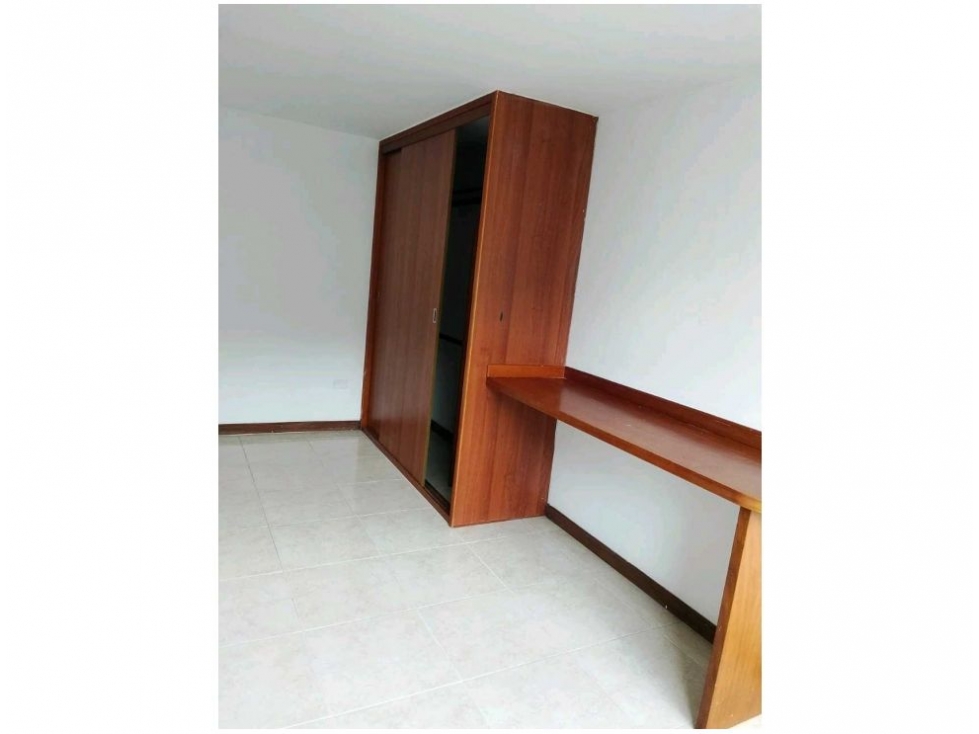 APARTAMENTO EN VENTA LOMA DE LOS BERNAL PARTE BAJA — foto 6