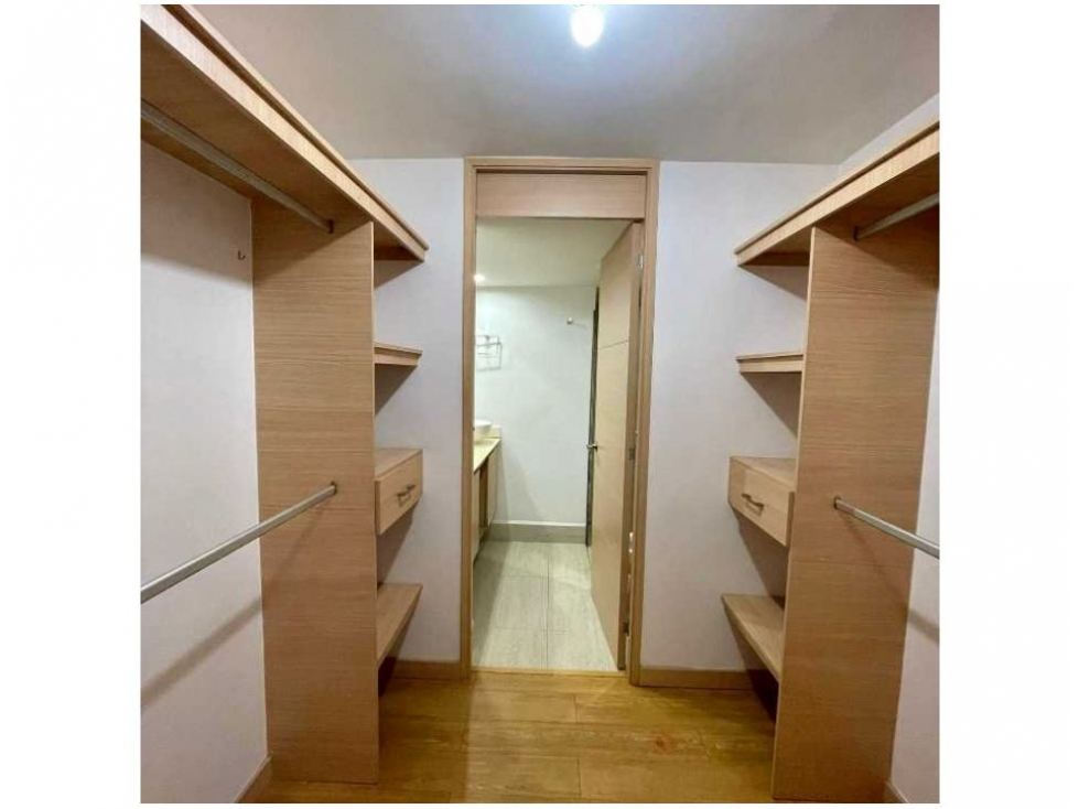 APARTAMENTO EN VENTA LOMA DE LOS BERNAL — foto 6