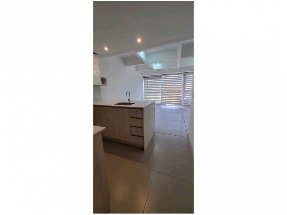 APARTAMENTO EN VENTA LOMA DE LOS BERNAL — foto 6