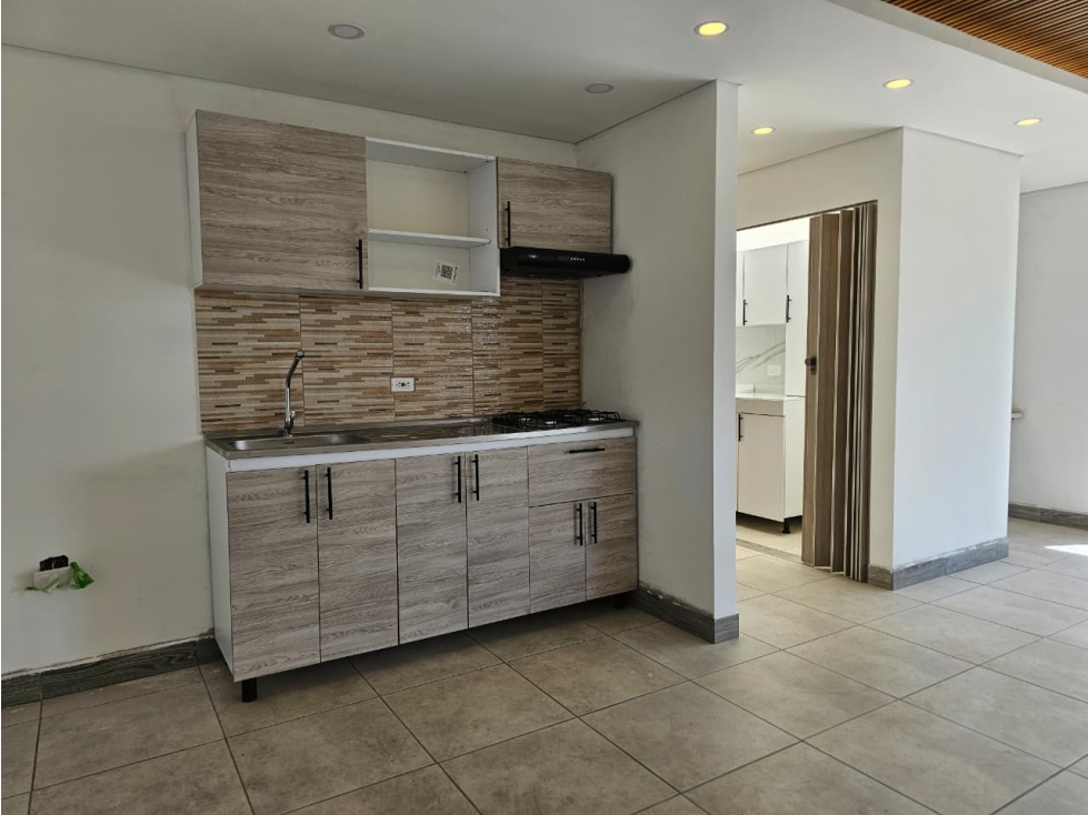 CASA CAMPESTRE EN ARRIENDO EN RIONEGRO con parqueadero y jardinero — foto 6
