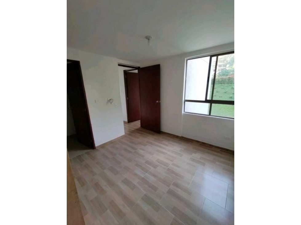 APARTAMENTO EN VENTA LOMA DE LOS BERNAL — foto 6