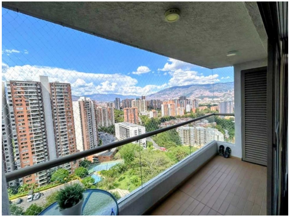 APARTAMENTO EN VENTA LOMA DE LOS BERNAL — foto 6