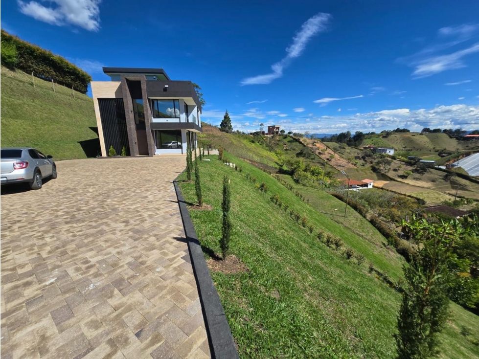 SE VENDE HERMOSA CASA EN EL ORIENTE ANTIOQUEÑO SECTOR SAN VICENTE — foto 3