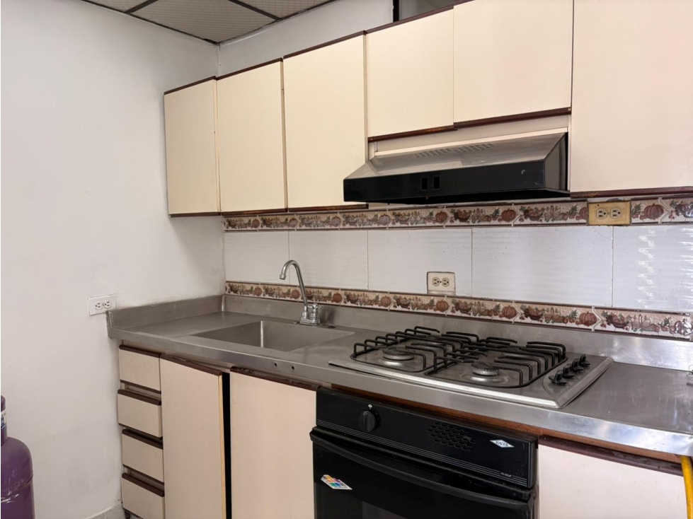 APARTAMENTO EN ARRIENDO LA ALMERIA CERCA A LA CASTELLANA — foto 3