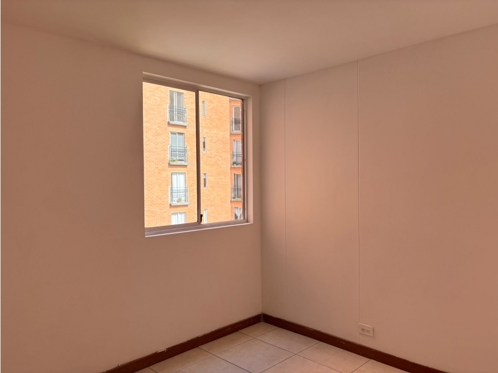 APARTAMENTO EN ARRIENDO EN LOMA DE LOS BERNAL — foto 5
