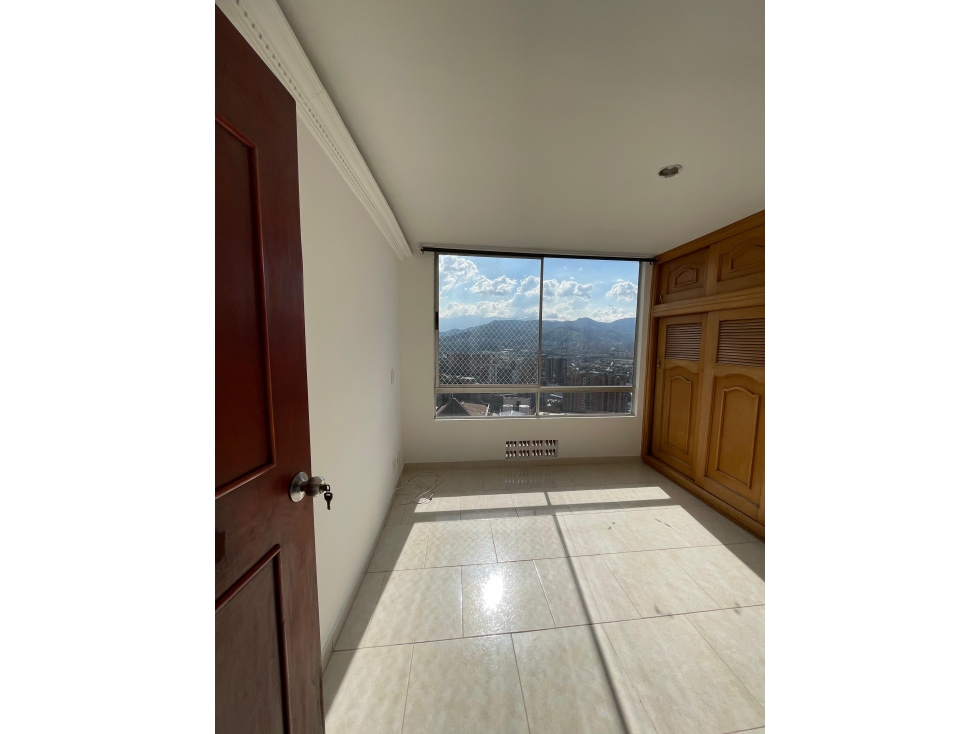 SE ARRIENDA APARTAMENTO EN LA LOMA DEL INDIO — foto 3