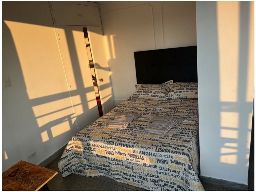 APARTA ESTUDIO EN ARRIENDO CENTRO DE MEDELLÍN AMOBLADO — foto 3
