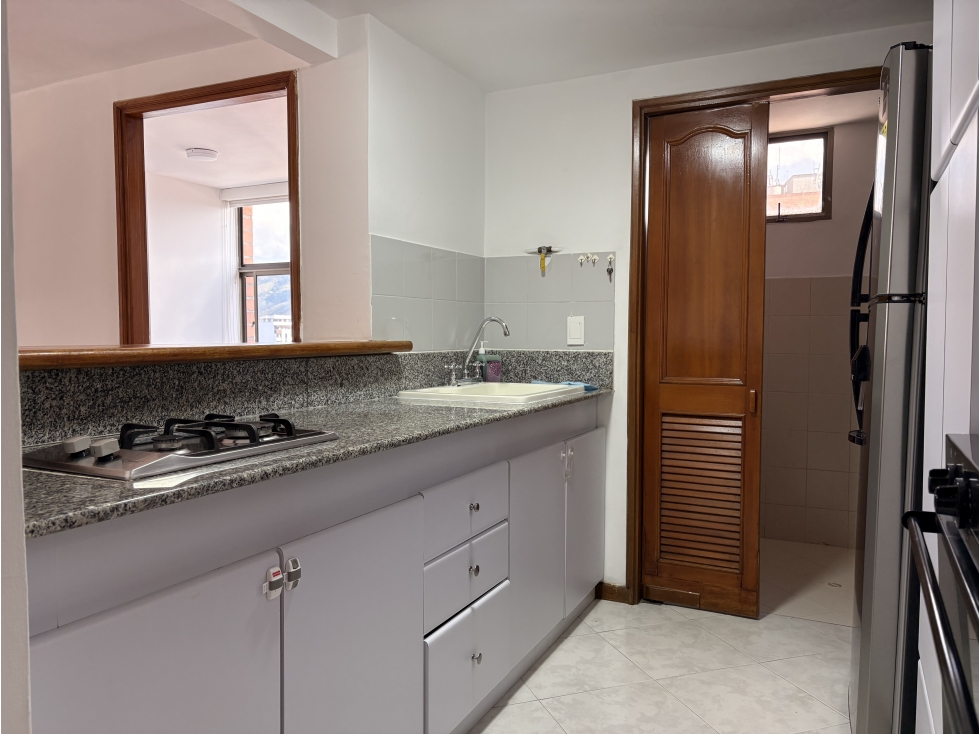 APARTAMENTO EN ARRIENDO AMOBLADO EN LAURELES — foto 2