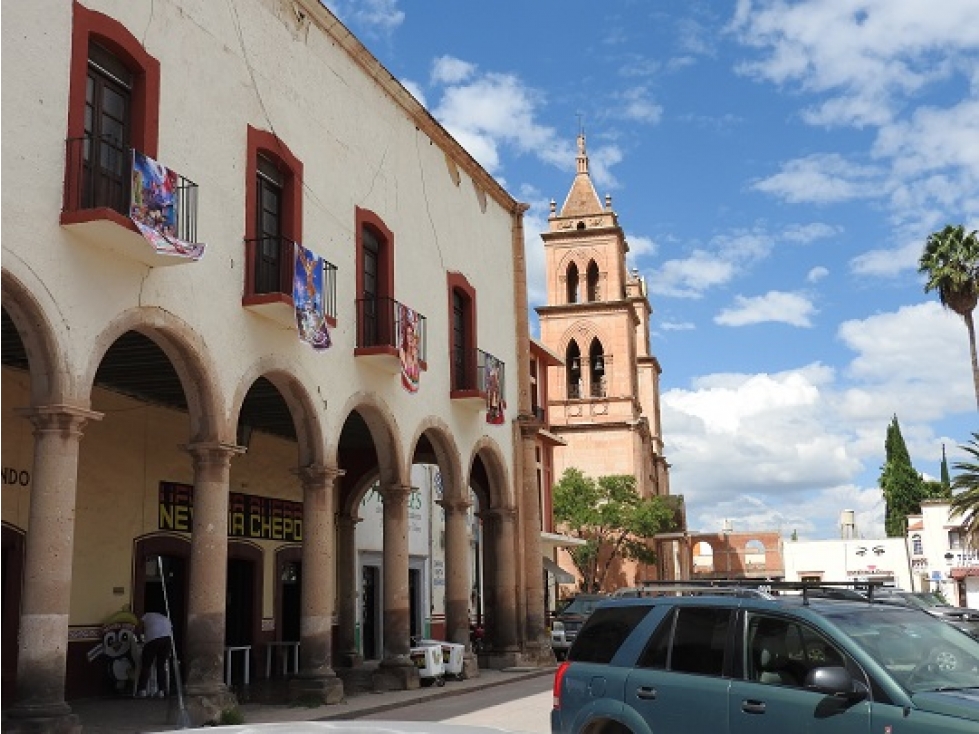 FINCA COMERCIAL CON DEPARTAMENTO EN CENTRO DE MIGUEL AUZA ZAC - 4
