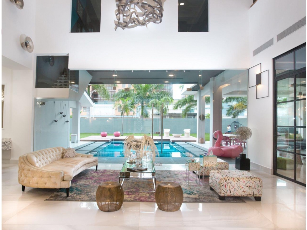 MANSION CON PISCINA EN COSTA DEL ESTE 5 RECAMARAS 1200M2 - 2