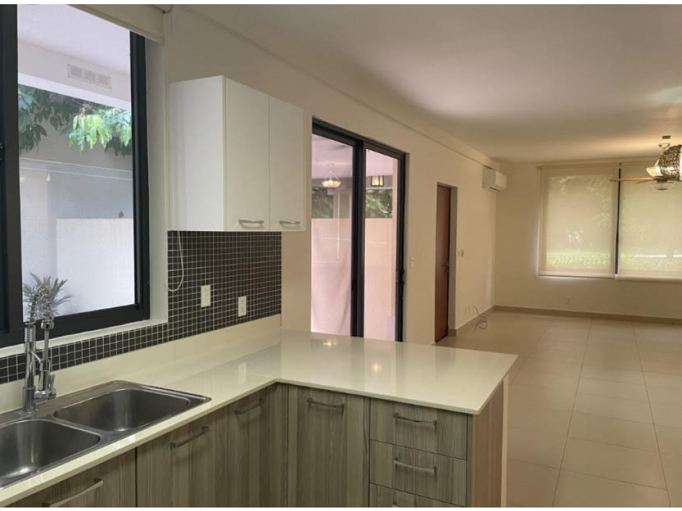 ALQUILER CASA EN ALQUILER EN RIVER VALLEY CON LINEA BLANCA — foto 3