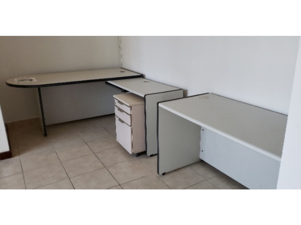 ALQUILO LINDA OFICINA/CONSULTORIO EN EL ROYAL CENTER, MARBELLA. — foto 2