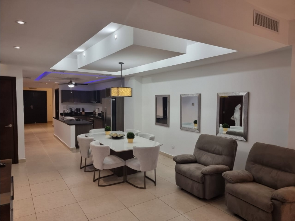ALQUILER/VENTA APARTAMENTO AMOBLADO VISTA AL MAR AV. BALBOA PH RIVAGE — foto 2