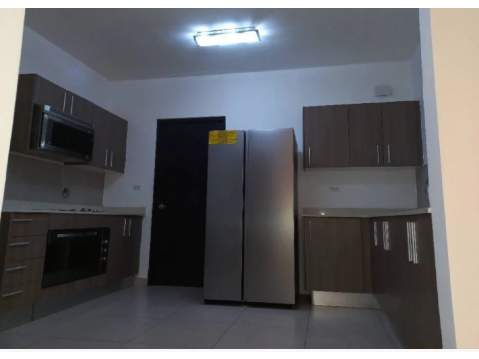 ALQUILER DE CASA EN HOWARD - 3
