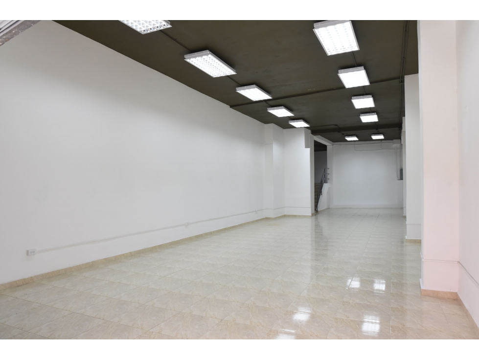 ALQUILER LOCAL PLANTA BAJA EN CALIDONIA AVENIDA CENTRAL 200M2 KAF - 6