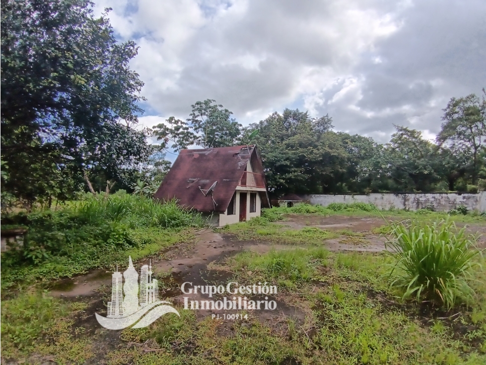 Galeras y edificio con amplio terreno en Venta en Boqueron - 2
