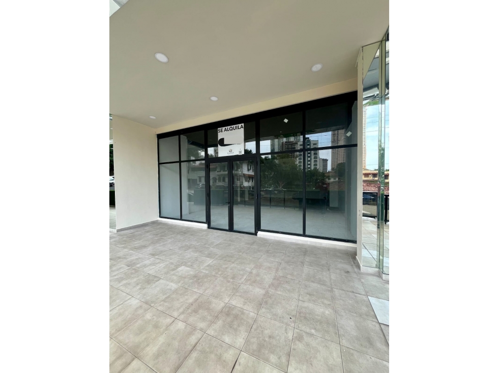 ALQUILER DE LOCAL COMERCIAL EN THE GRAY CALLE 50 AQ — foto 2