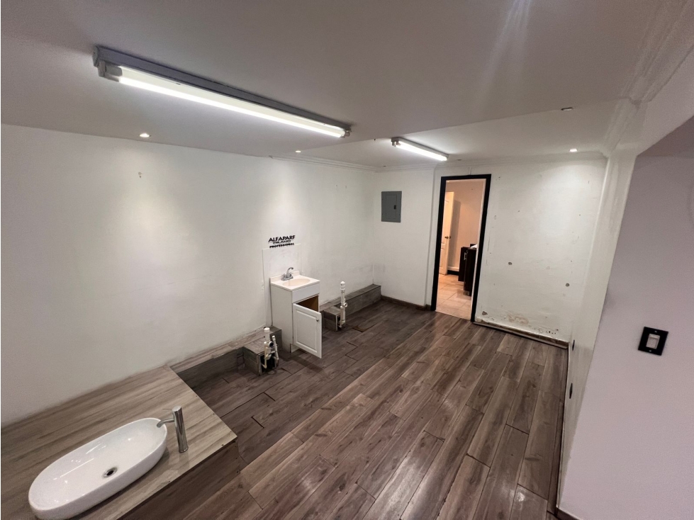 ALQUILER DE LOCAL COMERCIAL DE 128M2 EN EL CARMEN, AVE RAMON ARIAS AQ - 4
