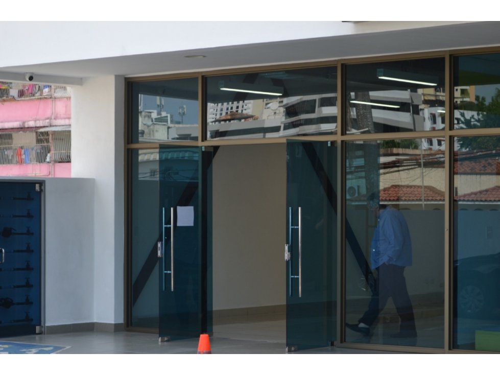 LOCAL COMERCIAL EN BELLA VISTA PLAZA COWES 100 MTS - 4