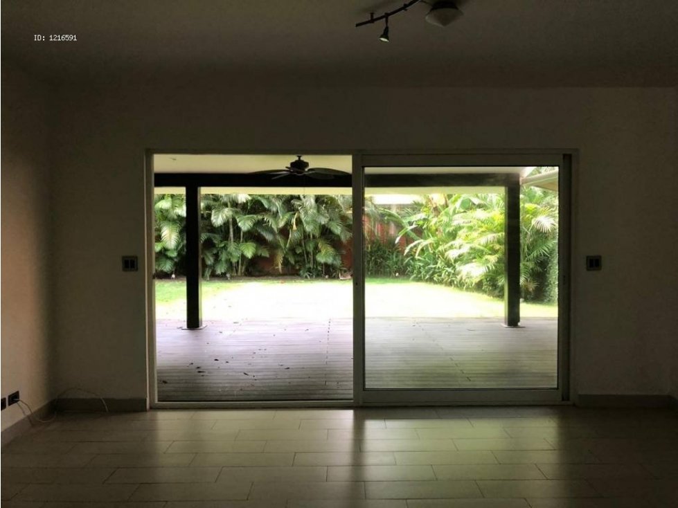 CASA UNIFAMILAR COSTA DEL ESTE 4REC 300M2 - 6