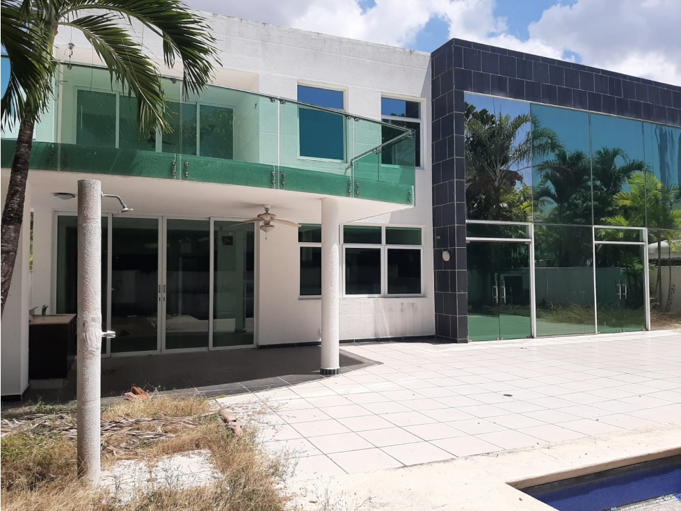 GANGA VENTA CASA 630 M2 CON PISICNA COSTA ESMERALDA, COSTA SUR