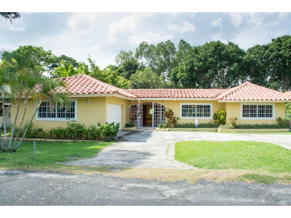 VENTA CASA EN CORONADO CON PISCINA cv