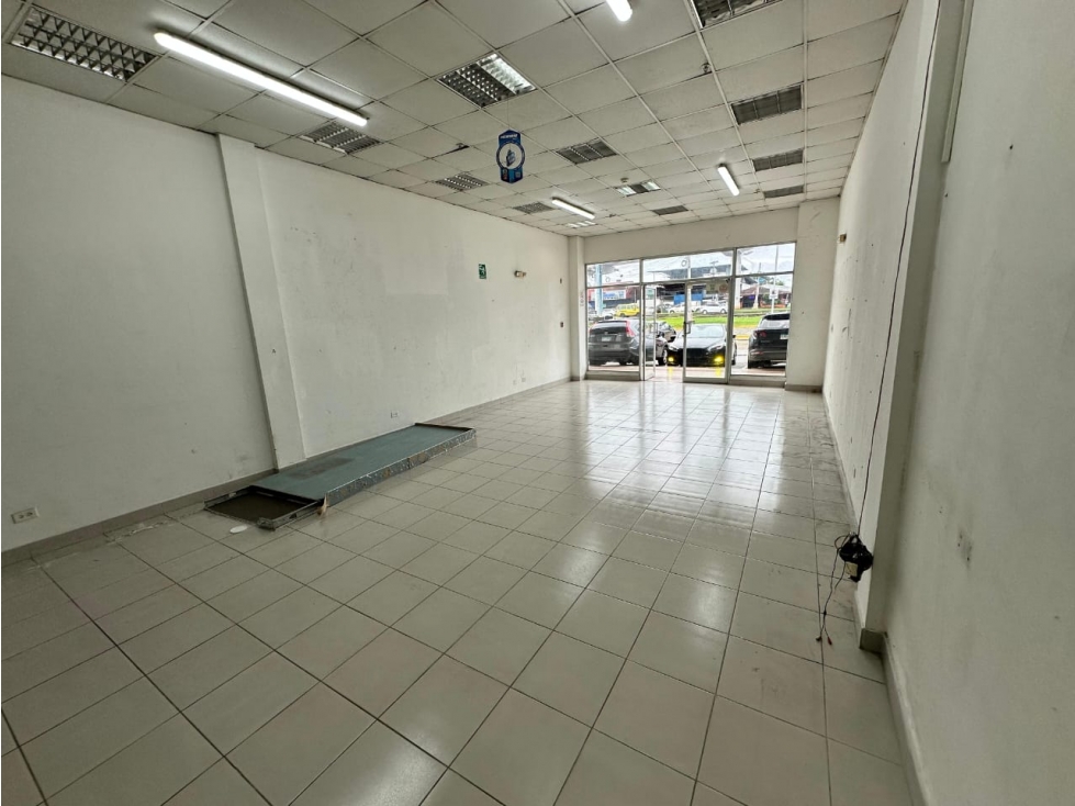 ALQUILER LOCAL 98 M2 MAÑANITAS CITY PLAZA AEROPUERTO II MC - 3