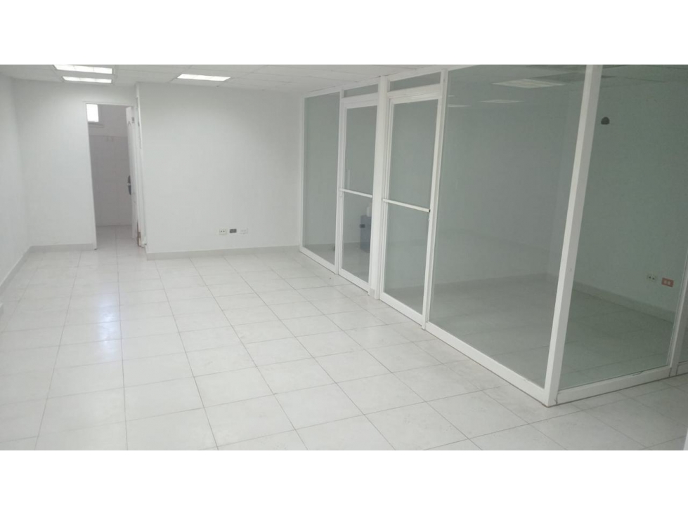 ALQUILER LOCALES Y OFICINAS COMERCIALES CALLE 50 CV — foto 3