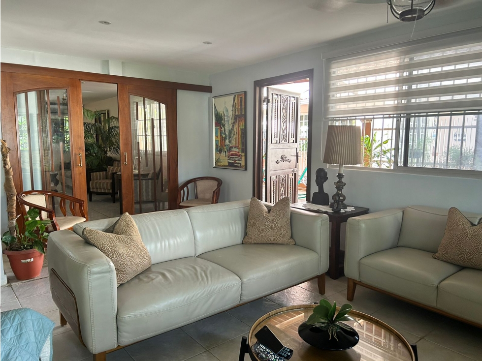SE VENDE LUJOSA Y AMPLIA CASA DE 380M2 EN CONDADO DEL REY A.Q — foto 5