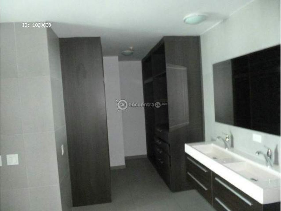 AV. BALBOA VENDO BELLO APTO. EN YACHT CLUB - 2