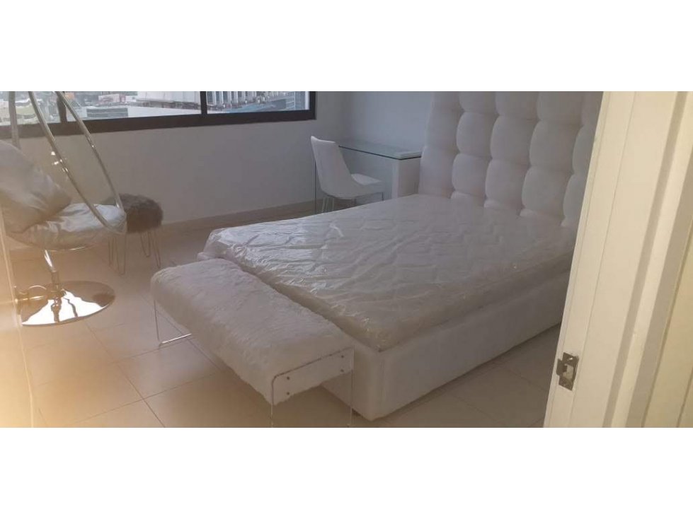APARTAMENTO AMOBLADO DE LUJO 350 M2 EN AVENIDA BALBOA 4 REC 4 BAÑOS — foto 2