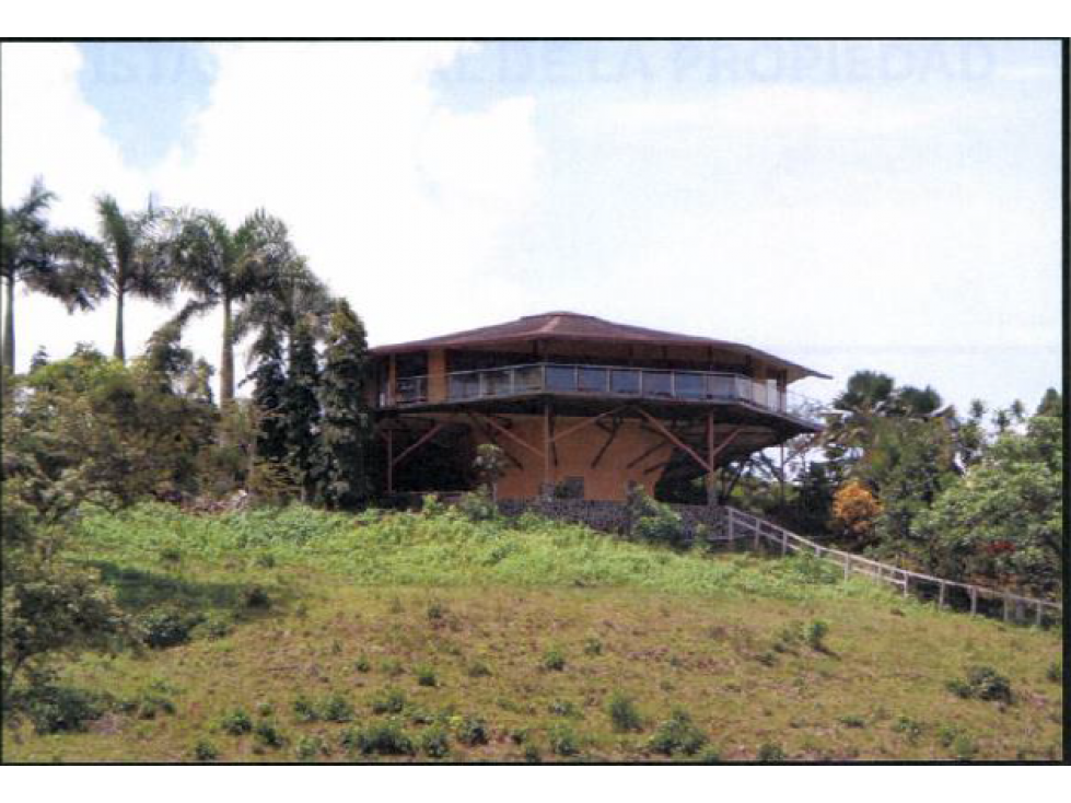 CASA 300M2 CON TERRENO DE 2.350M2 EM LA CHORRERA
