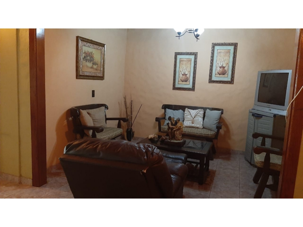 CASA EN CERRO AZUL, LAS VISTAS EN 2.500M2 DE TERRENO - 4