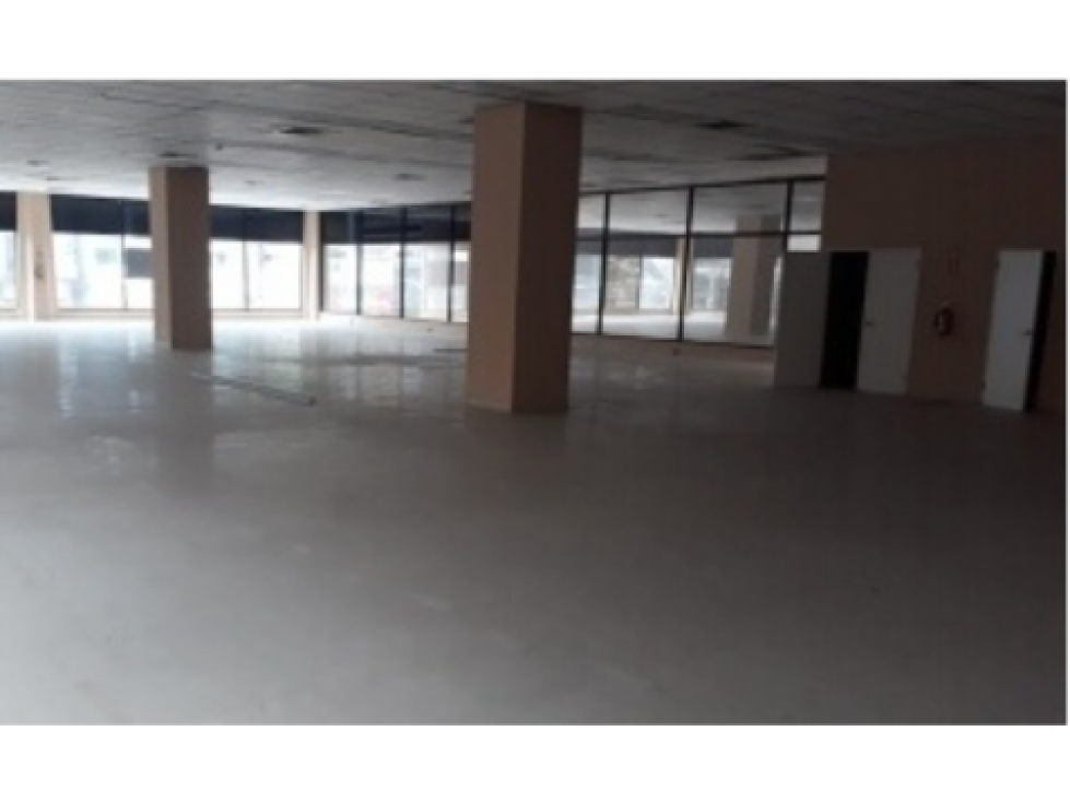 LOCAL 1200M2, CALLE 50/ AQUILINO DE LA GUARDIA 24 PUESTOS DE ESTAC — foto 3