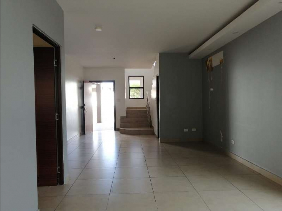 CASA DE 304m2 DE TERRENO, Urbanización Paseo del Norte — foto 3