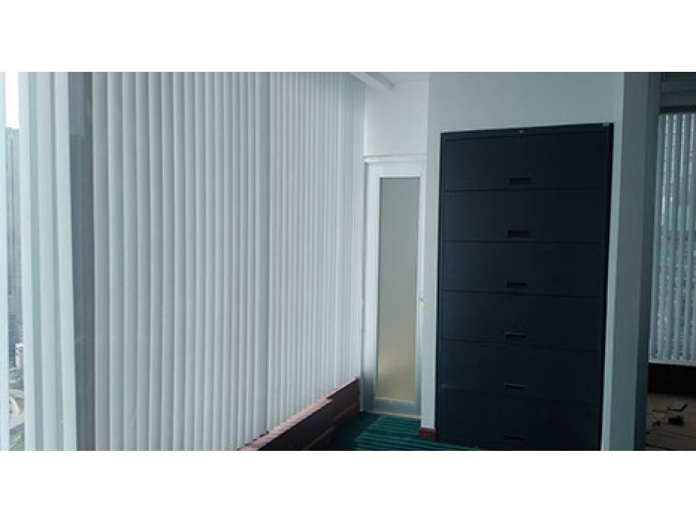 ALQUILER OFICINA 150M2 CON O SIN MUEBLES CALLE 50, TORRE GLOBAL — foto 2