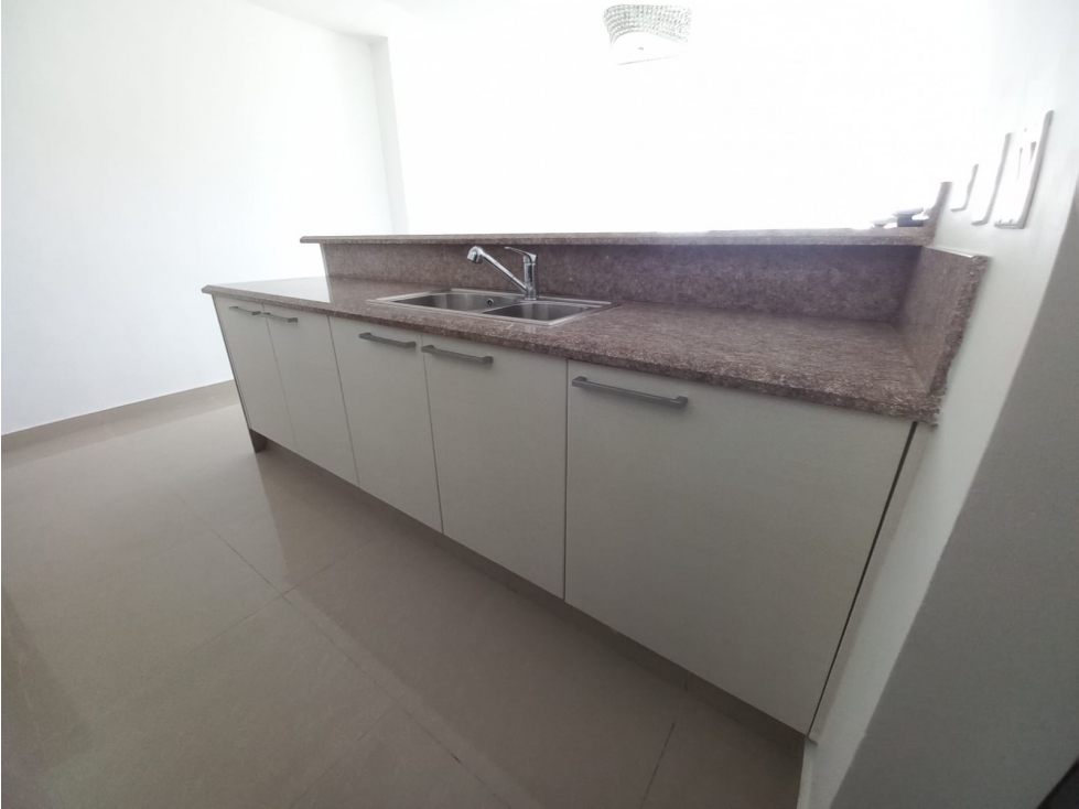 APARTAMENTO 3 RECAMARAS AMOBLADO COSTA DEL ESTE TOP TOWERS — foto 4