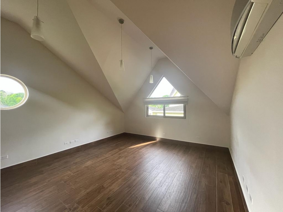 VENTA Y ALQUILER DE CASA CON ÁTICO, EN CLAYTON, EMBASSY GARDENS JP — foto 5