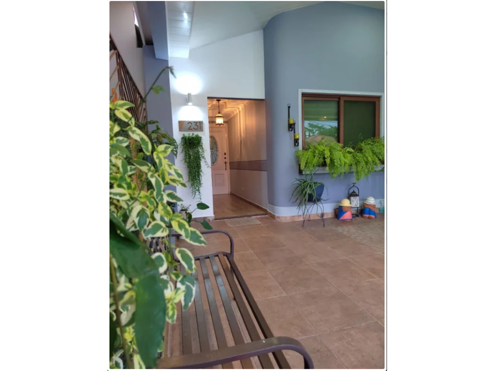 VENTA DE CASA EN COLINAS DEL GOLF