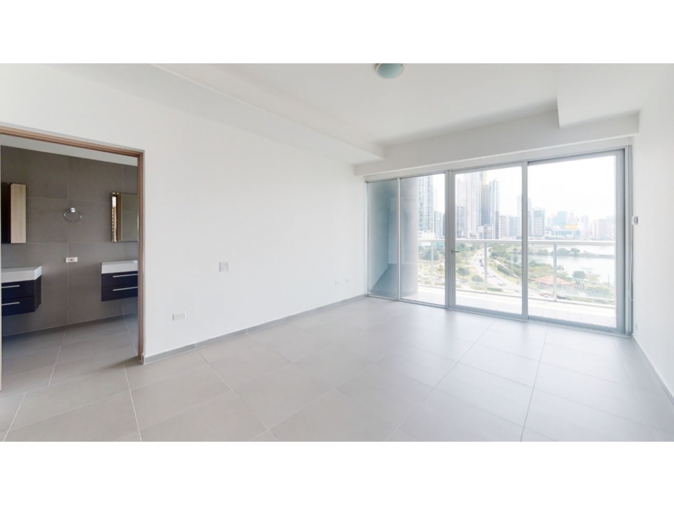 VENTA APARTAMENTO AV BALBOA PH YACHT CLUB TOWER FRENTE MAR MVH — foto 2