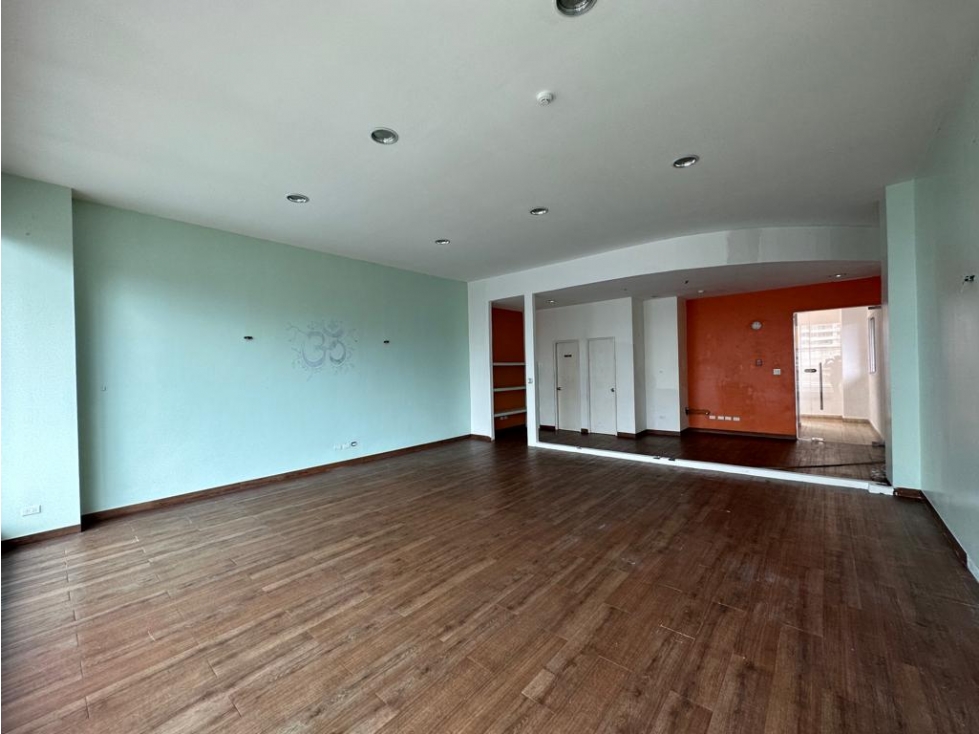 ALQUILER LOCAL 101 M2 SAN FRANCISCO PLAZA 75 KAF