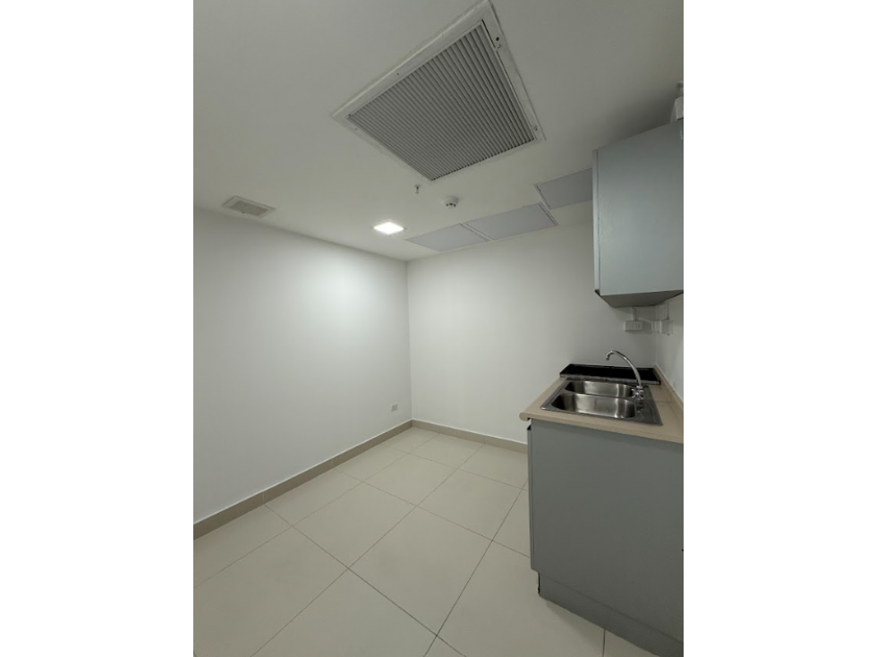 ALQUILER OFICINA TORRE FINANCIAL PARK COSTA DEL ESTE MLD — foto 4